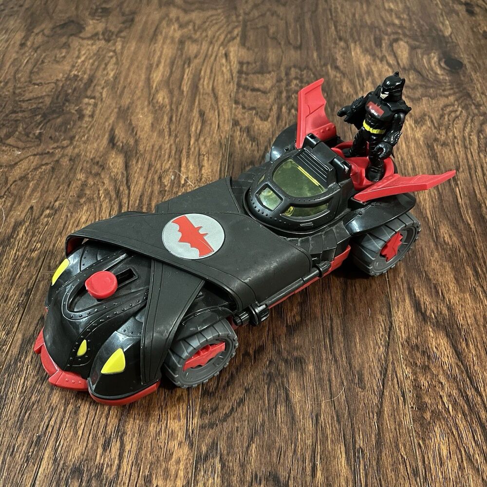 Imaginext DC Super Friends Ninja Armor Batmobile 2018 w/ Batman Figure